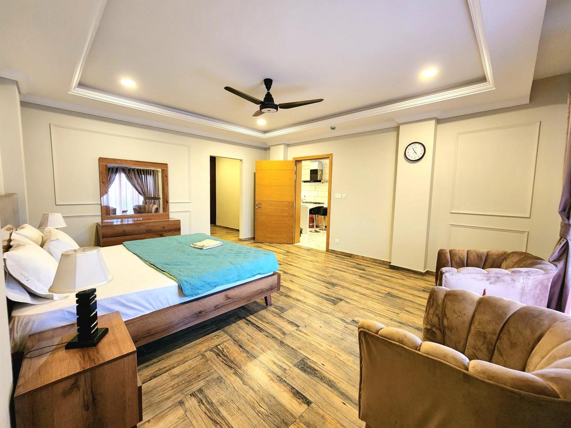 Executive Apartments In Bahria Heights ラーワルピンディー 部屋 写真